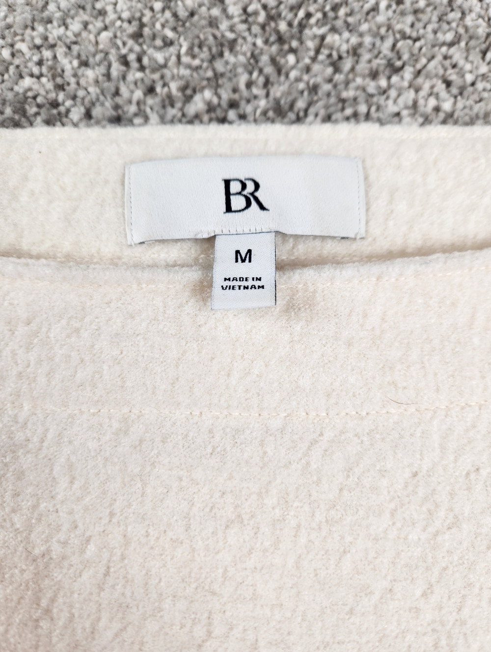 BANANA REPUBLIC Boucle Soft Cream White Crewneck Sweater Size Medium - Picture 3 of 3